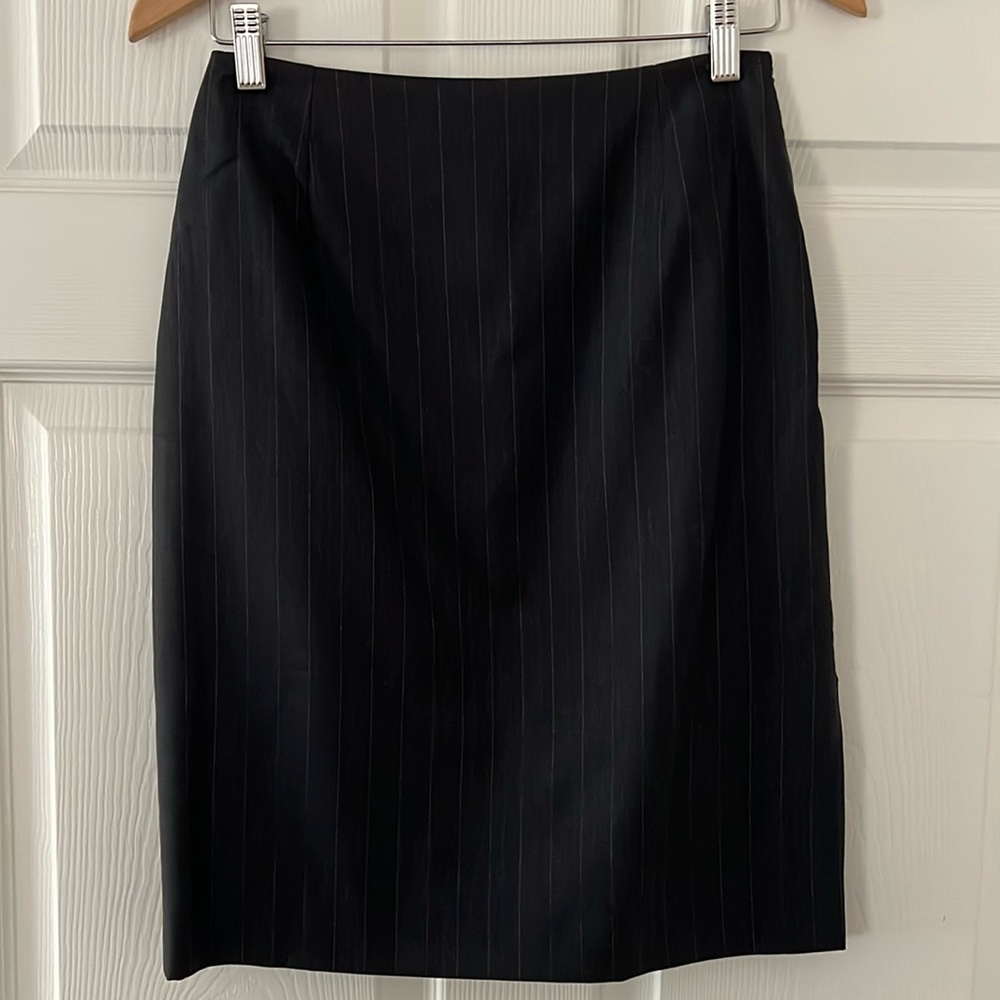 Authentic Richard Tyler pinstripe gray skirt